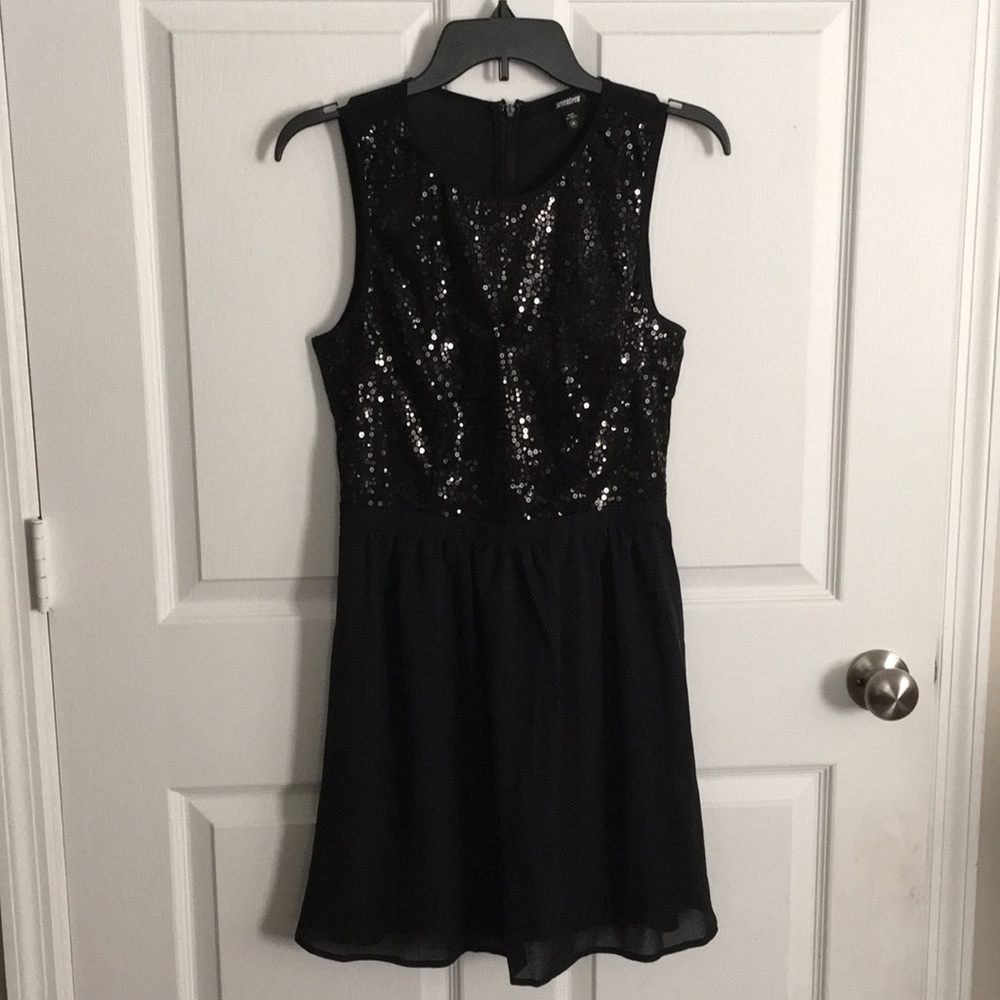 Seventeen Flirty and Fun Little Black Dress